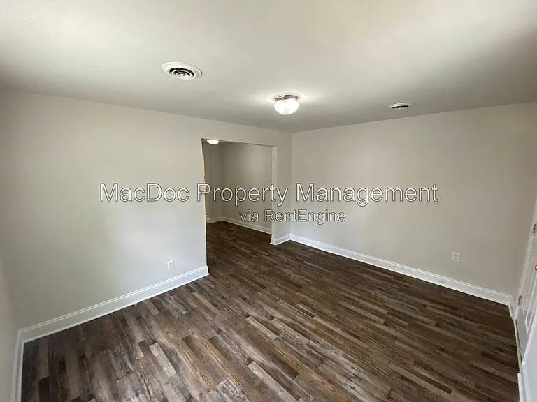 806 Weedon St #A — Photo 4