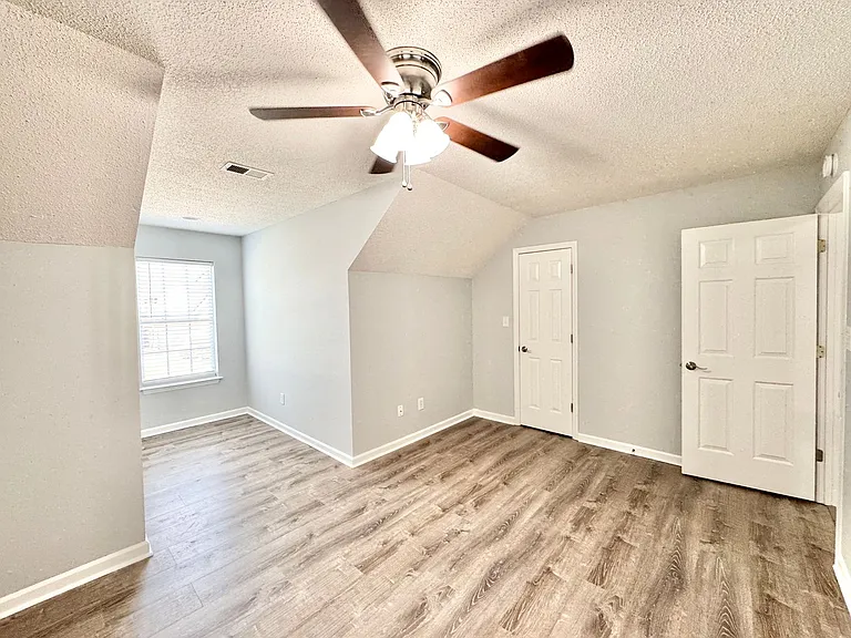 1 Cambridge Oak Cir — Photo 14