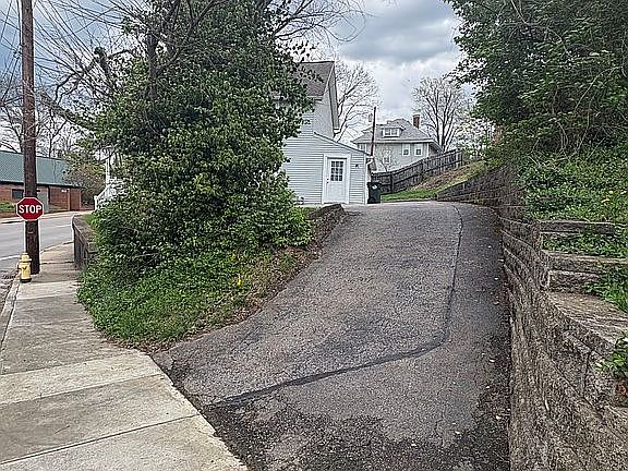 5th image of 500-502 Main St