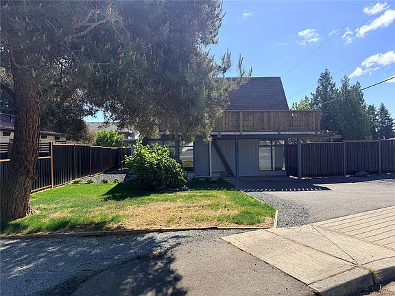 2nd image of 302 Willow St