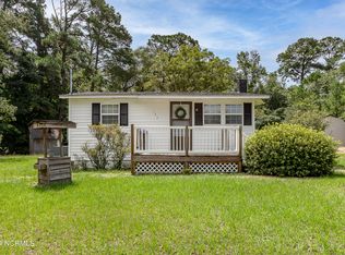 136 Floyd Pond Ln, Richlands, NC 28574