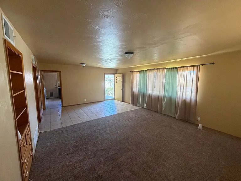1031 Spring St — Photo 3