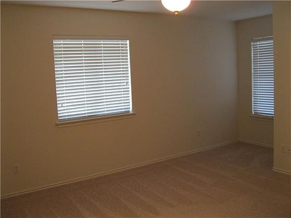 5th image of 18024 Majestic Elm Ln