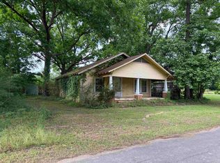 201 W Wommack St, Marietta, TX 75566