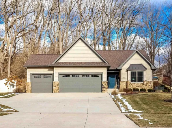 6830 Crow Creek Rd, Bettendorf, IA 52722