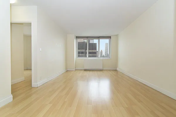 Rented by Avi Nash Associates | media 12