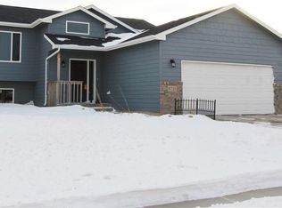 6721 E 42nd St, Sioux Falls, SD 57110