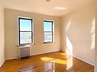 21-32 Crescent St #C1, Astoria, NY 11105