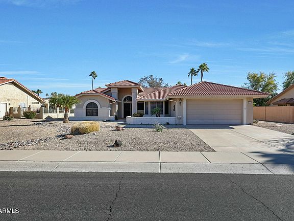 3rd image of 21019 N DESERT SANDS Drive