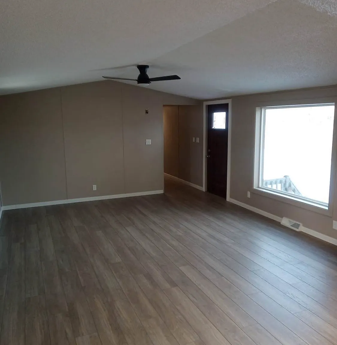 Applewood Rd, Council Bluffs — Photo 2