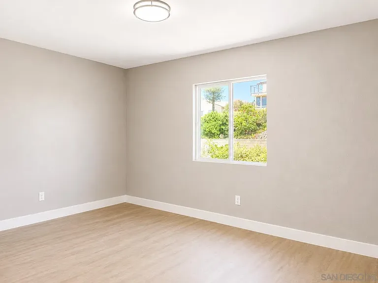 2421 Balboa Vista Dr #2 — Photo 7