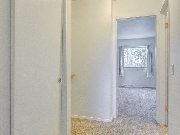 1302 N Gammon Rd — Photo 30