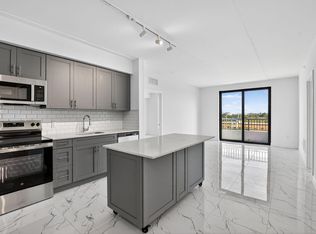 350 W Hidden Valley Blvd #201, Boca Raton, FL 33487