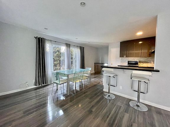 2nd image of 4521 Colbath Ave APT 204