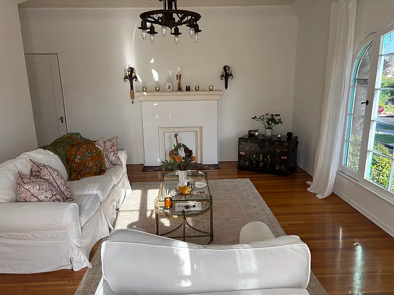 464 N Stanley Ave #7 — Photo 15