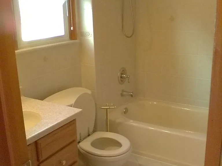 119 Walton Ave — Photo 13