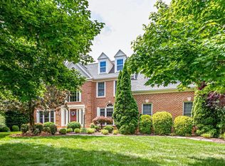 9487 Gauge Dr, Fairfax Station, VA 22039