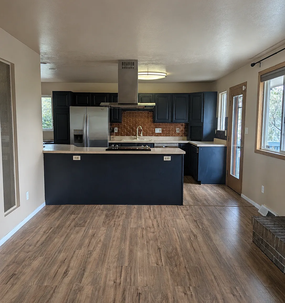 3 bed, 1400 sqft, $2,895 — Photo 2