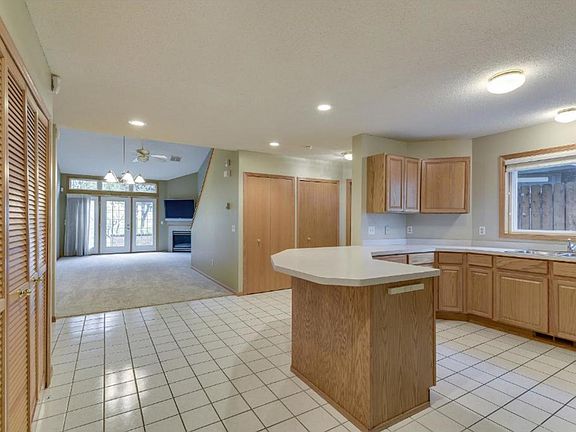 5th image of 2346 19th Ave NE