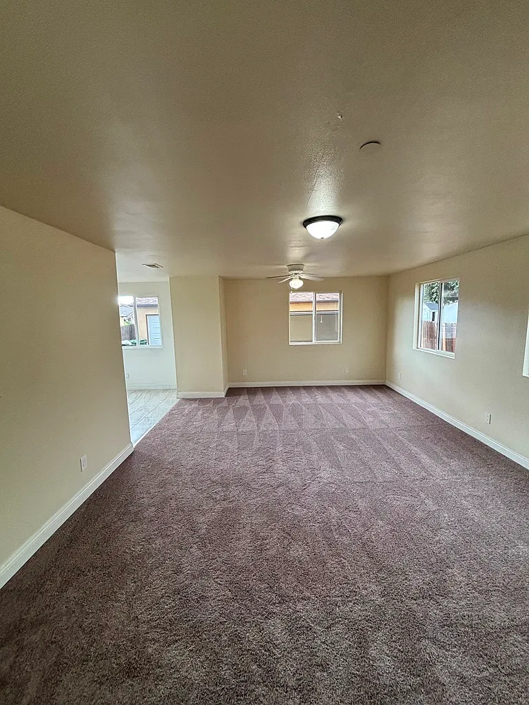 5 bed, 1757 sqft, $4,000 — Photo 3
