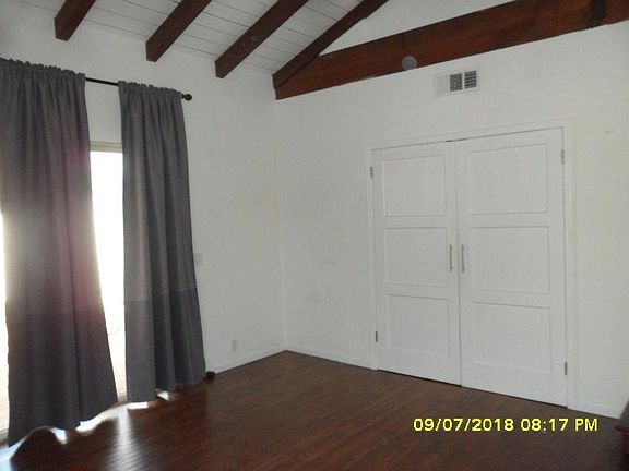 4th image of 2029 Oak St APT A