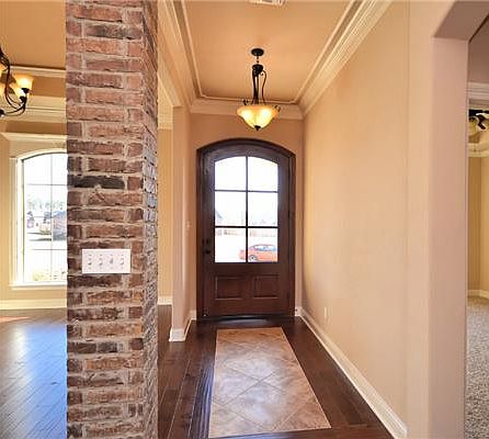 2nd image of 2103 Hollow Wood Way