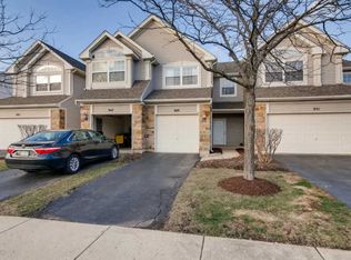 949 Mesa Dr, Lake In The Hills, IL 60156