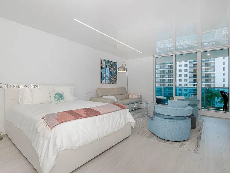 2301 Collins Ave #811 — Photo 5