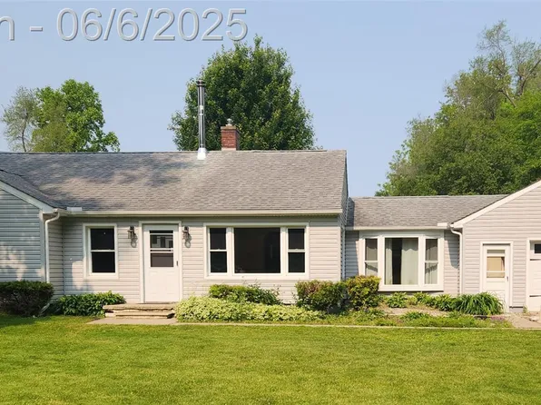 13780 Farm Rd, Van Buren Township, MI 48111