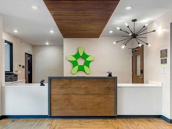 Lobby and Guest Check-in