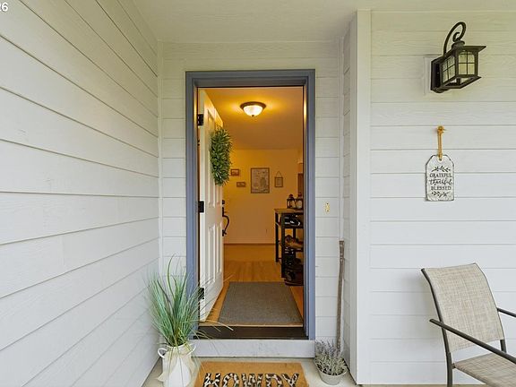 5th image of 3307 NE 166th Ave