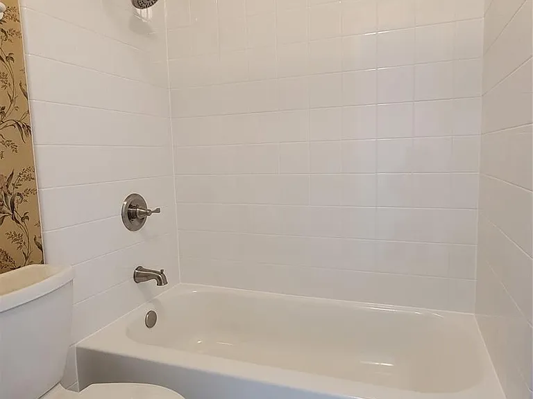 800 Country Place Dr #301 — Photo 14