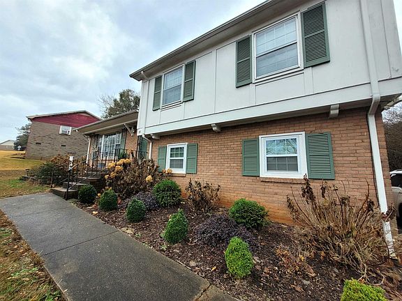 2nd image of 215 Saint Matthews Ln