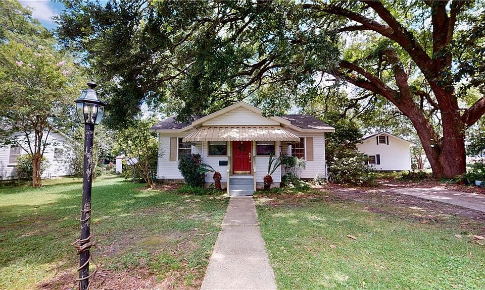 1st image of 3012 Baronne St