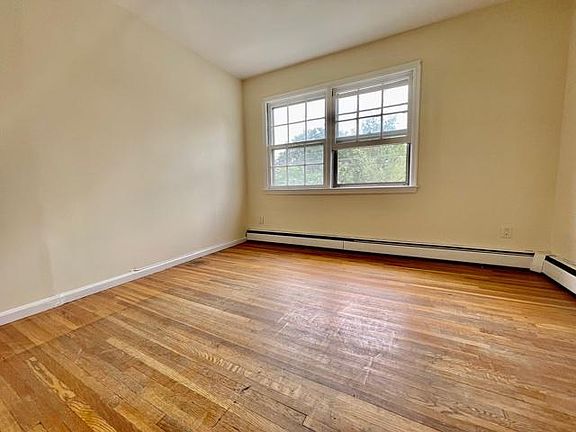 3rd image of 24 Longview Ave