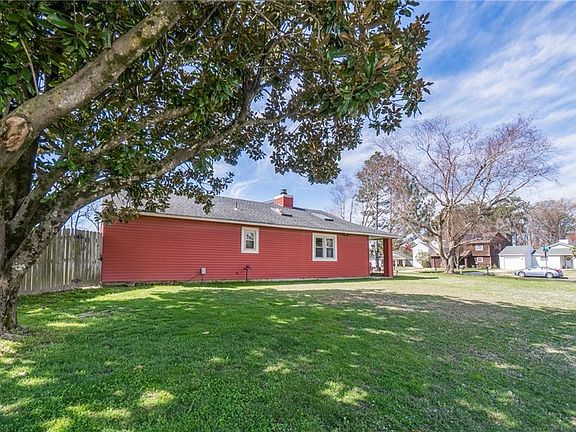 Spacious Yard