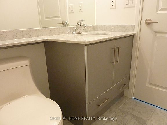 4th image of 4033 Hurontario St #418