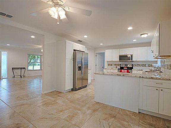 2nd image of 2620 Sunny Breeze Ave