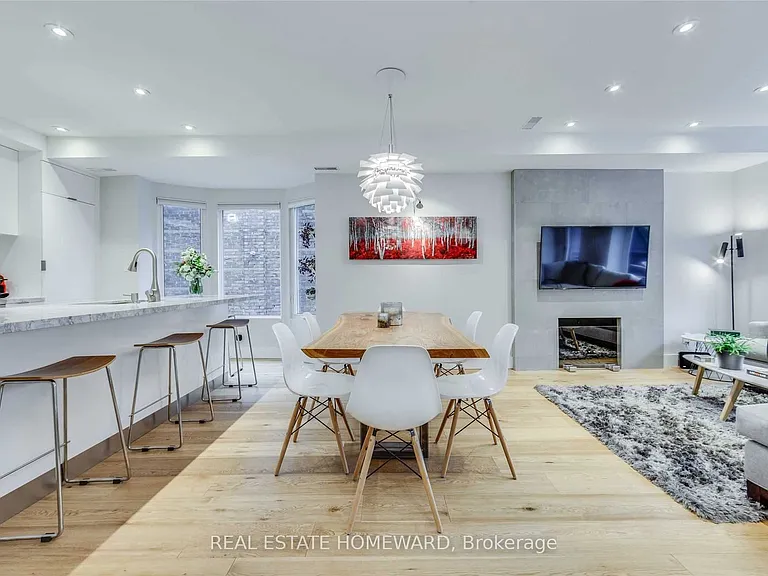 185 Strathmore Blvd #UPPER — Photo 2