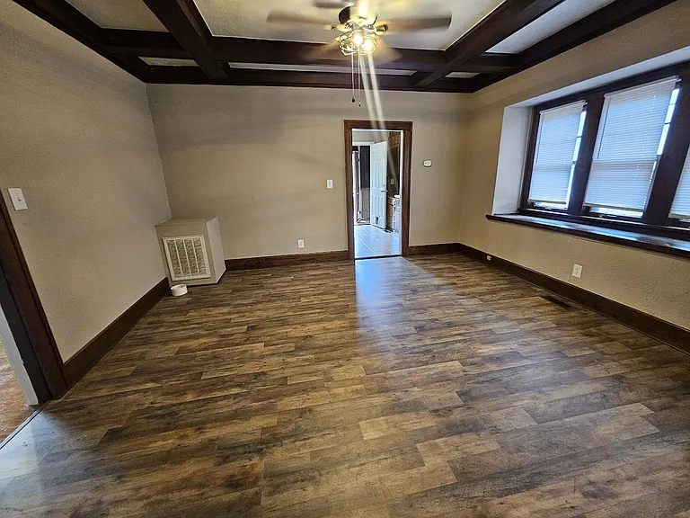 2915 N Harvey Pkwy — Photo 11