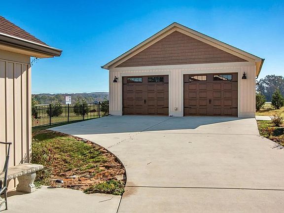 2nd image of 190 Crooked Creek Dr