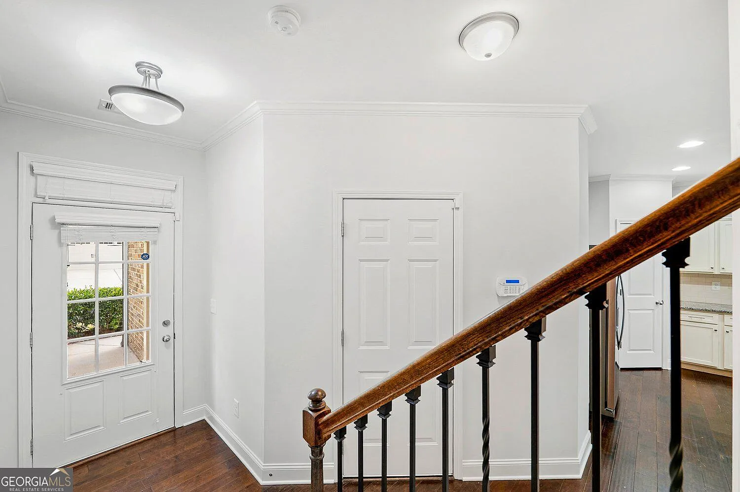 3 bed, 2.5 bath, 1825 sqft, $2,200 — Photo 4