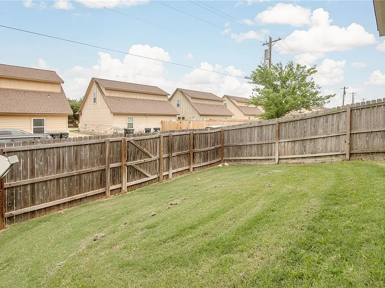 3433 Summerway Dr — Photo 30