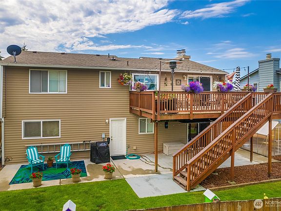 5th image of 5055 35th Street NE