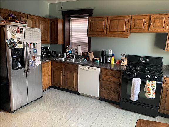 3rd image of 3321 Salena St #2