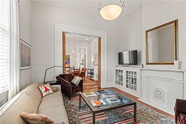 2 bed, 1.0 bath, 1209 sqft, $3,750 — Photo 2