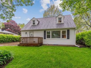 1102 Northview Dr, Marion, IA 52302