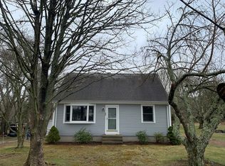 706 Russells Mills Rd, Dartmouth, MA 02748