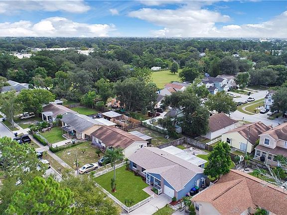 3rd image of 3922 Alpert Dr #1