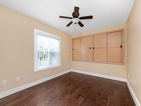 5th image of 208 Corona Ave
